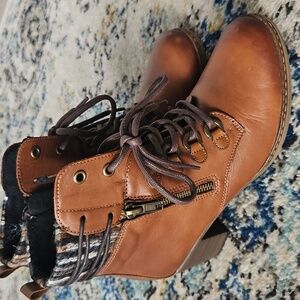 Remonte Tan Lace-Up Boots with Patterned Cuff
